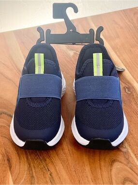 NWT Athletic Works Toddler Boys' Slip-On Athletic Sneakers, Navy, Size 8